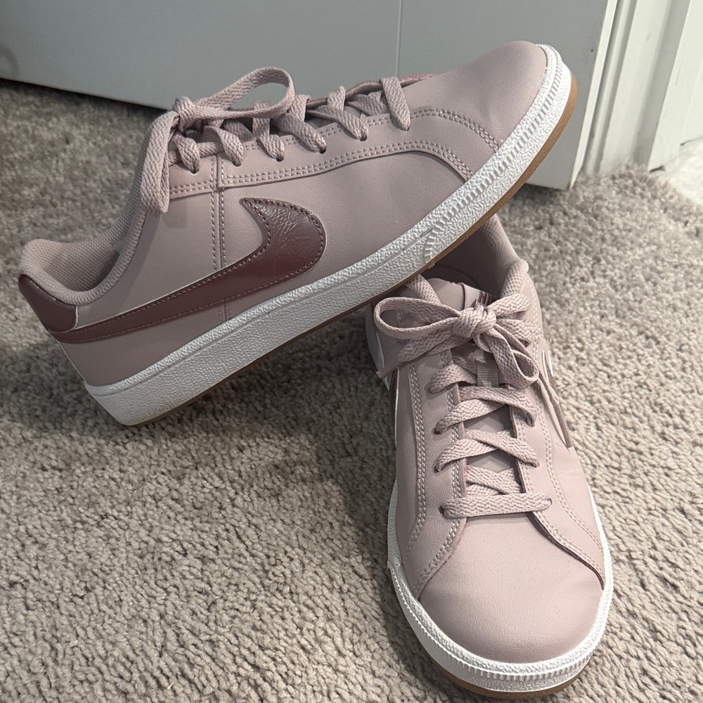 Nike Women's Court Royale Size 8.5